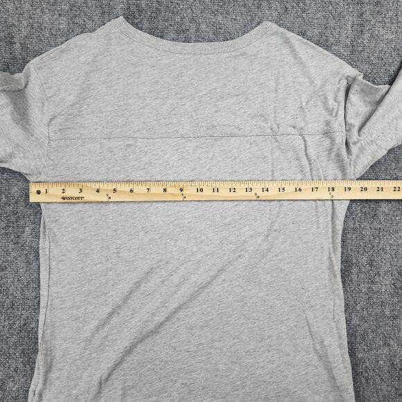 Walt Disney World Shirt Womens Medium Gray Embroidered Logo 3/4 Sleeve Classic - Picture 4 of 16